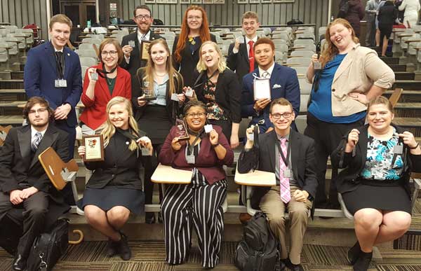 SBU's Speaking Bearcats have a strong finish at Bowling Green tournaments.