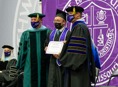 Chance Bedell receives the Life Beautiful Award