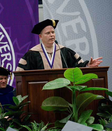 Dr. Troy Bethards delivers the 2018 winter commencement address.